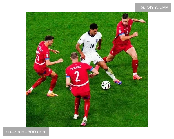 瞬间：贝林厄姆头球扳平后冲向角旗区，伯纳乌陷入沸腾